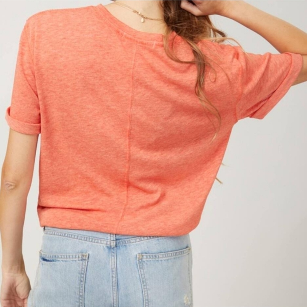 We The Free | Free People Coral Orange Distressed Cuffed Tee sz XS